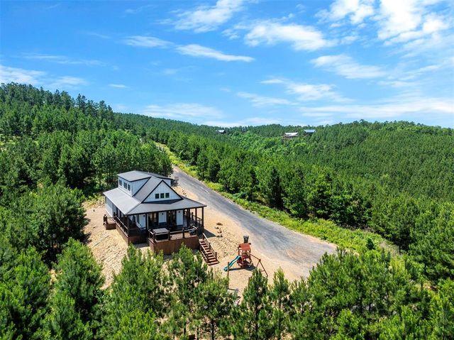 32 Scarlet Oak Trail, Broken Bow, OK 74728