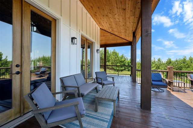 32 Scarlet Oak Trail, Broken Bow, OK 74728