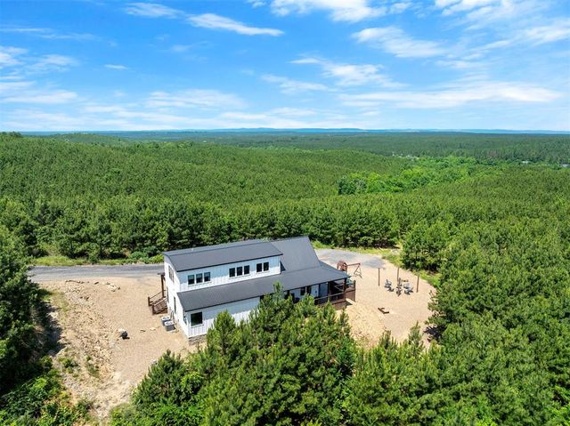 32 Scarlet Oak Trail, Broken Bow, OK 74728