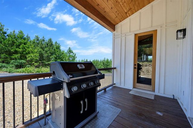 32 Scarlet Oak Trail, Broken Bow, OK 74728
