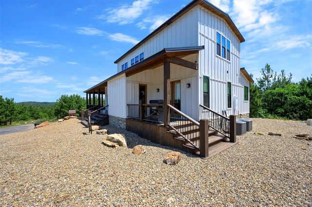 32 Scarlet Oak Trail, Broken Bow, OK 74728