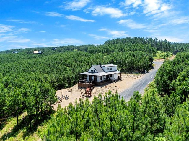 32 Scarlet Oak Trail, Broken Bow, OK 74728
