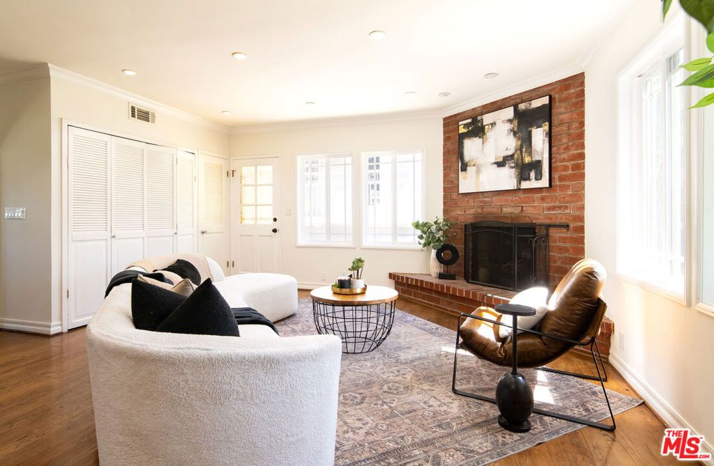 Image 15 of property listing at 941 Chehalem Road, La Canada Flintridge, CA 91011