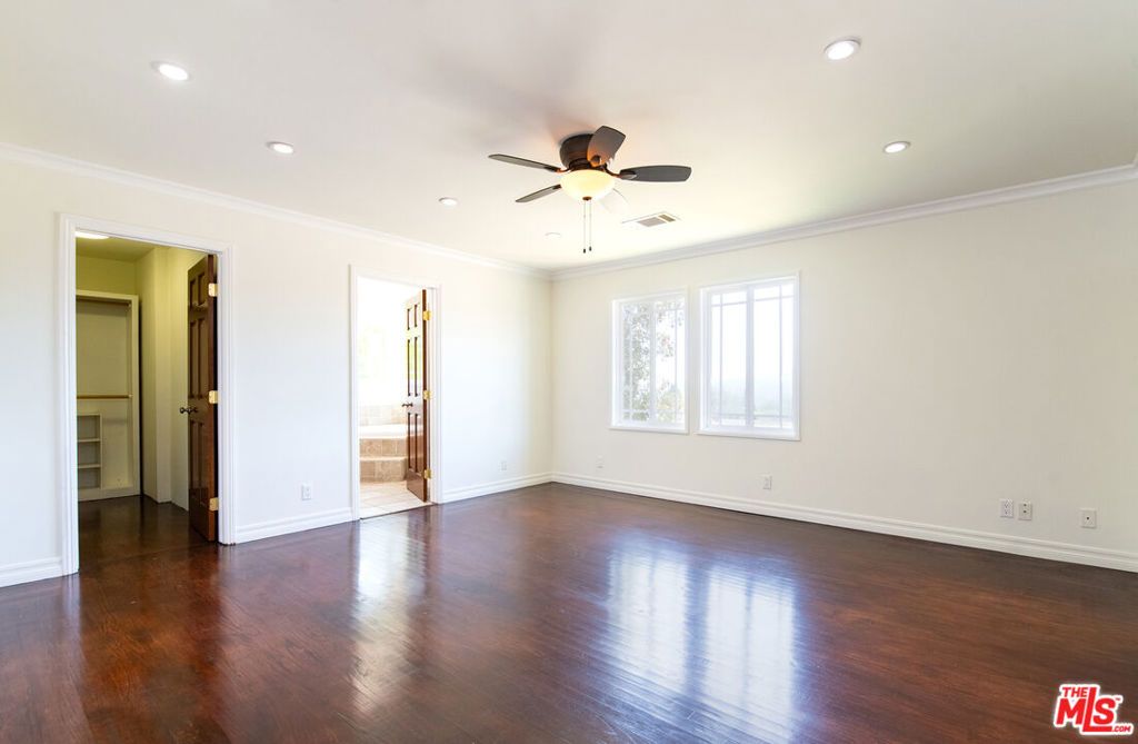 Image 20 of property listing at 941 Chehalem Road, La Canada Flintridge, CA 91011