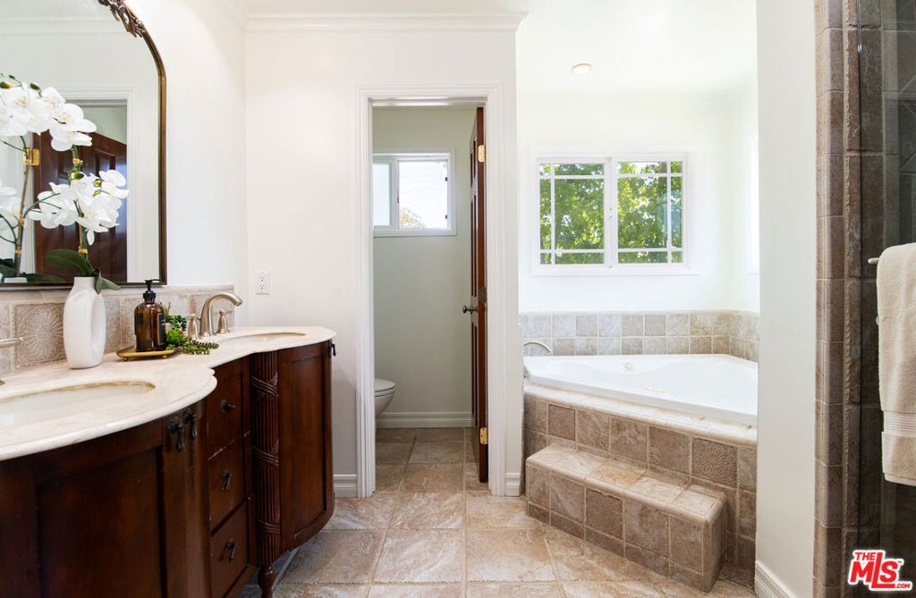 Image 22 of property listing at 941 Chehalem Road, La Canada Flintridge, CA 91011