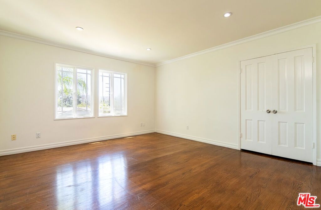 Image 27 of property listing at 941 Chehalem Road, La Canada Flintridge, CA 91011