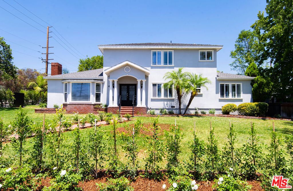 Image 3 of property listing at 941 Chehalem Road, La Canada Flintridge, CA 91011