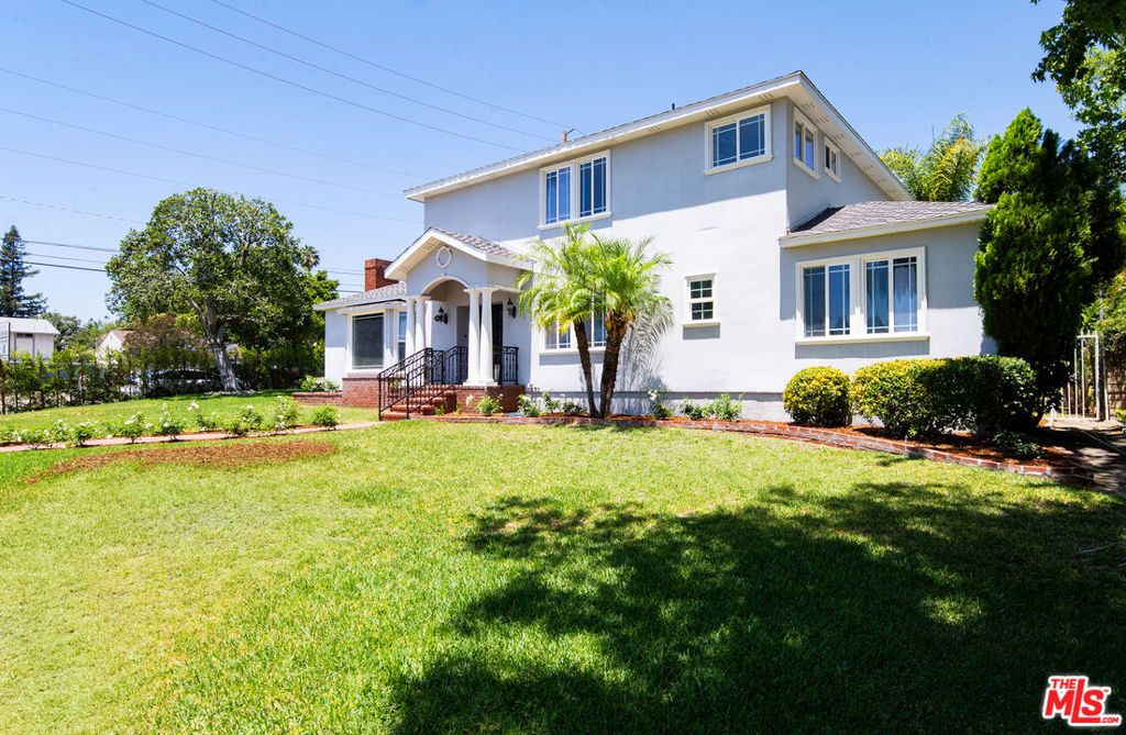 Image 5 of property listing at 941 Chehalem Road, La Canada Flintridge, CA 91011