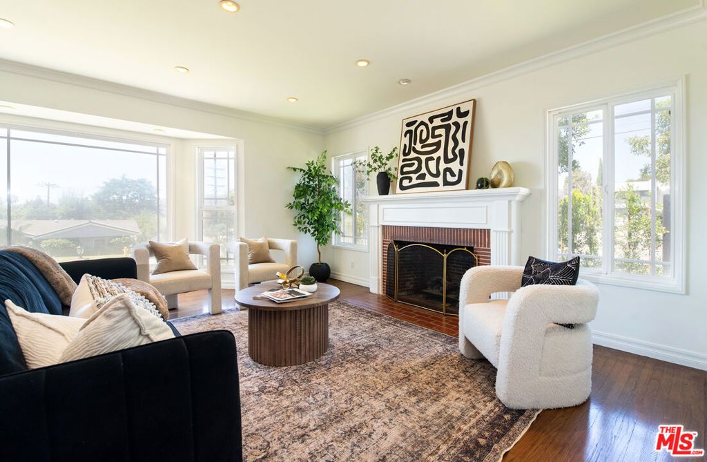 Image 7 of property listing at 941 Chehalem Road, La Canada Flintridge, CA 91011