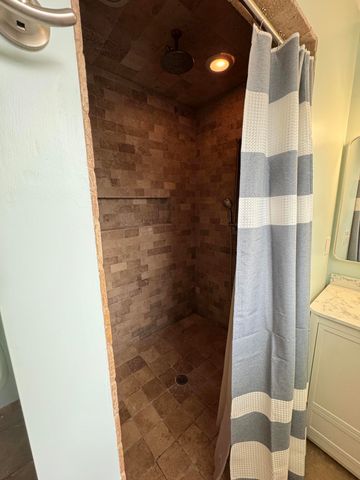 423 Beacon Street, Tequesta, FL 33469