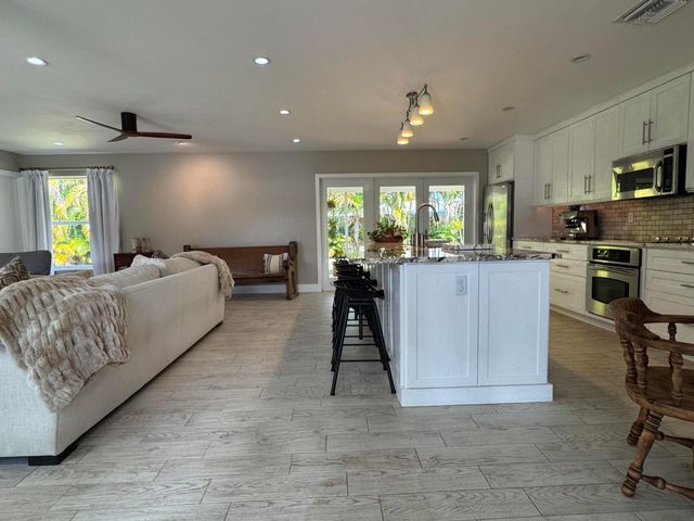 423 Beacon Street, Tequesta, FL 33469