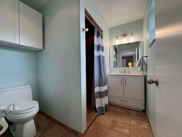 423 Beacon Street, Tequesta, FL 33469