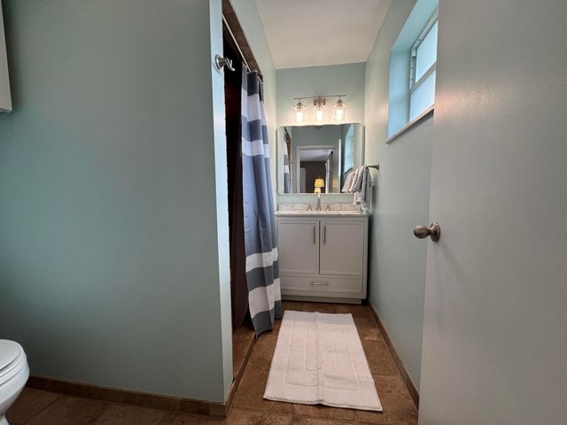 423 Beacon Street, Tequesta, FL 33469