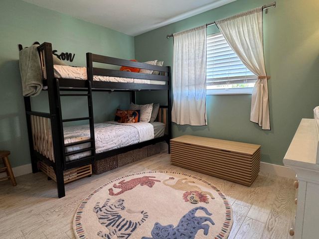 423 Beacon Street, Tequesta, FL 33469