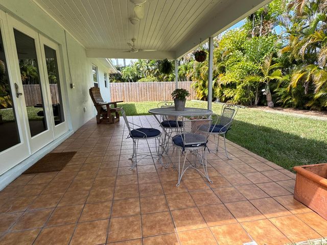 423 Beacon Street, Tequesta, FL 33469