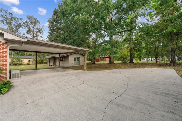 235 Cedar St, Chatsworth, GA 30705