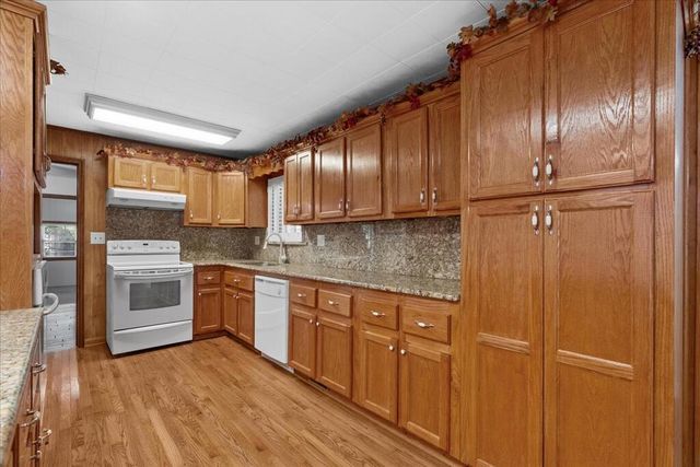 235 Cedar St, Chatsworth, GA 30705