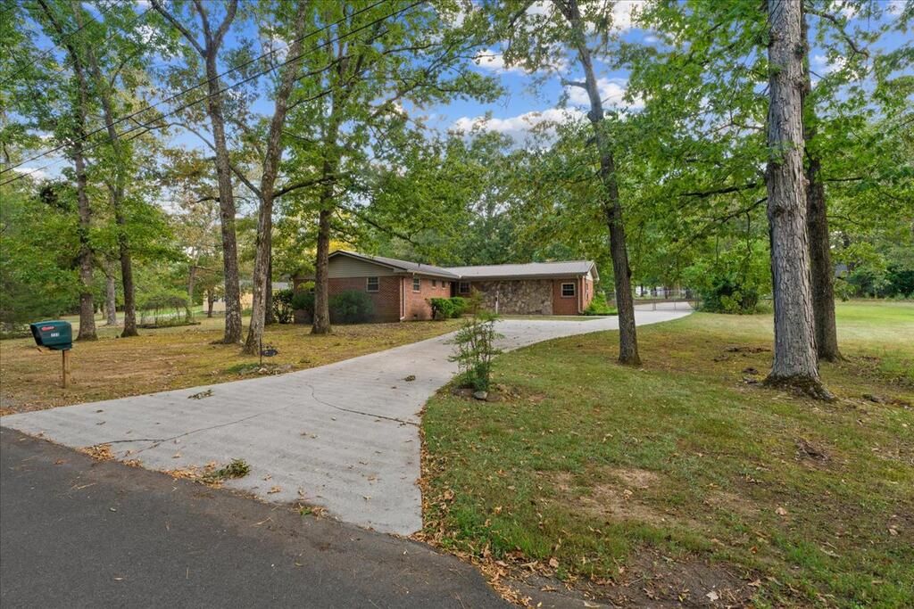 235 Cedar St, Chatsworth, GA 30705