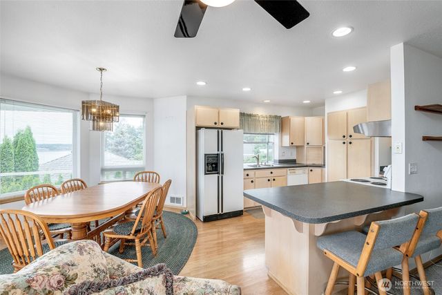 1550 13th Court, Fox Island, WA 98333