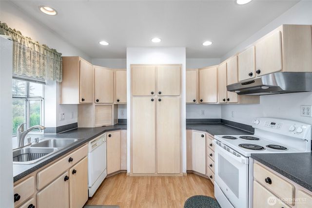 1550 13th Court, Fox Island, WA 98333