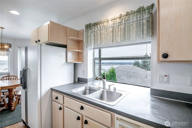 1550 13th Court, Fox Island, WA 98333