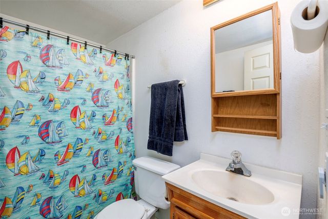 1550 13th Court, Fox Island, WA 98333