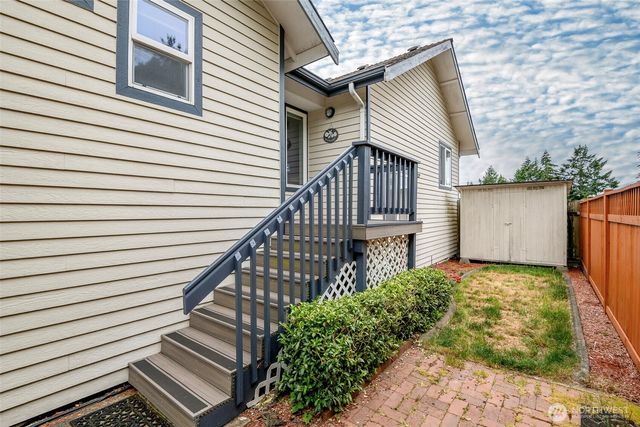 1550 13th Court, Fox Island, WA 98333