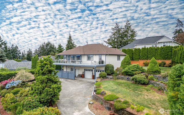 1550 13th Court, Fox Island, WA 98333
