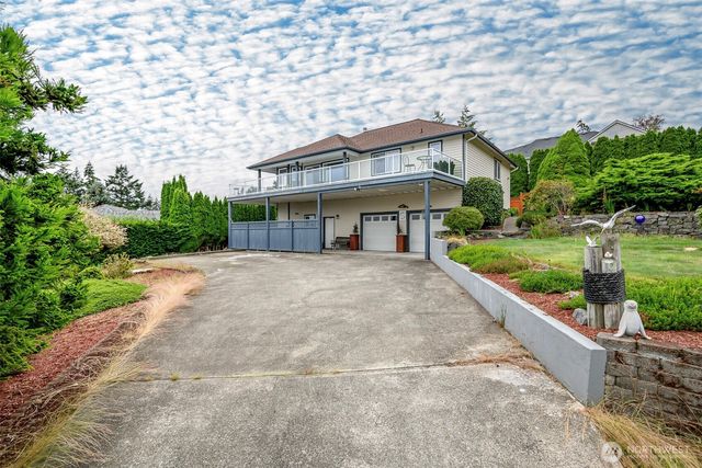1550 13th Court, Fox Island, WA 98333