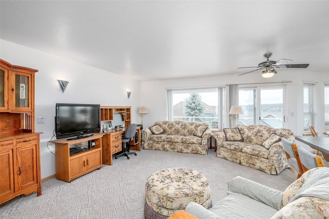 1550 13th Court, Fox Island, WA 98333