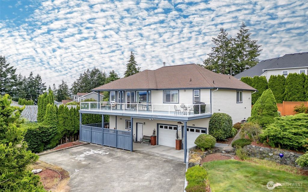 1550 13th Court, Fox Island, WA 98333