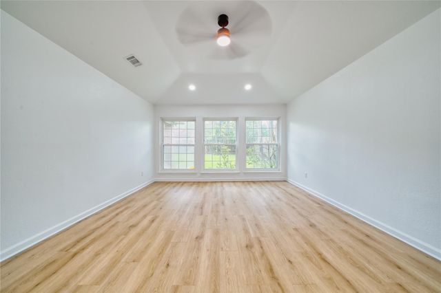 7914 Oakington Drive, Houston, TX 77071