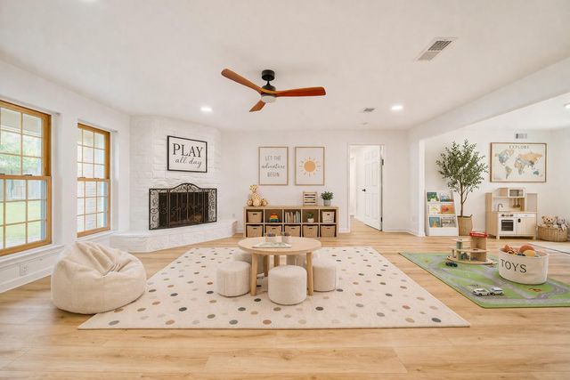 7914 Oakington Drive, Houston, TX 77071