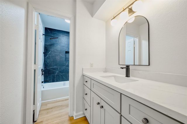 7914 Oakington Drive, Houston, TX 77071