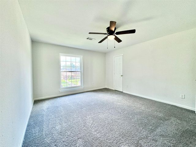 7914 Oakington Drive, Houston, TX 77071