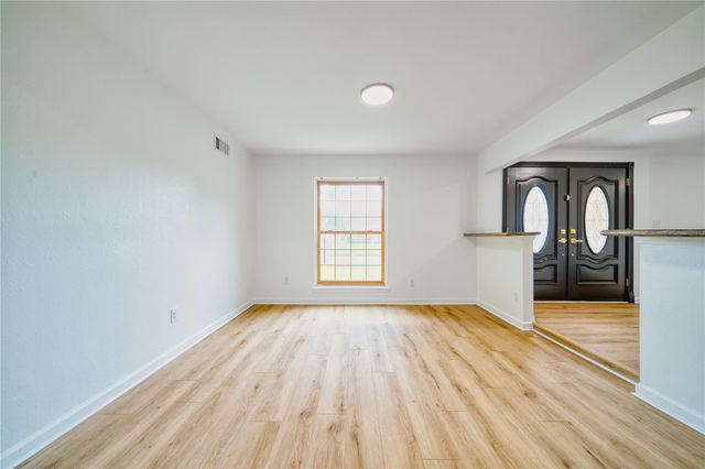 7914 Oakington Drive, Houston, TX 77071