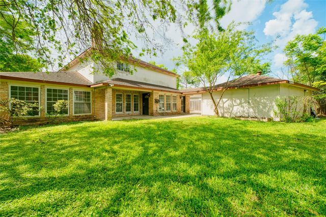 7914 Oakington Drive, Houston, TX 77071