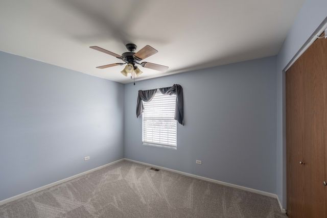 800 Maplewood Drive, Minooka, IL 60447