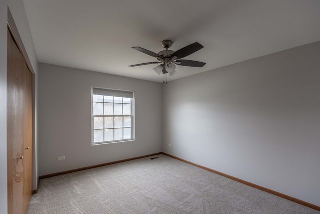 800 Maplewood Drive, Minooka, IL 60447