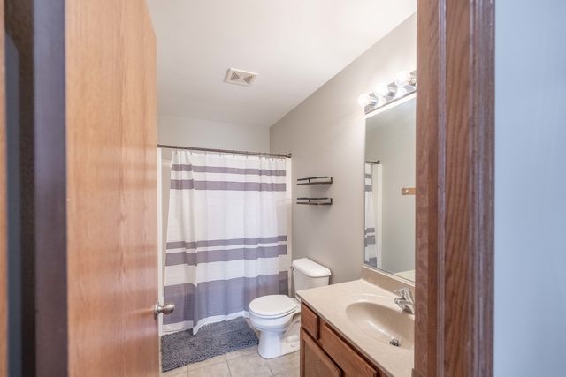 800 Maplewood Drive, Minooka, IL 60447