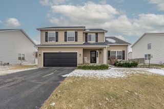 800 Maplewood Drive, Minooka, IL 60447