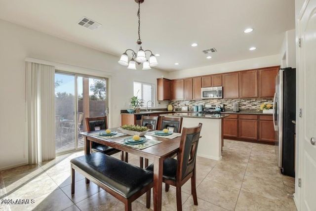 12039 W LEATHER Lane, Peoria, AZ 85383