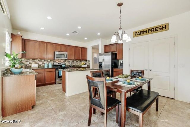 12039 W LEATHER Lane, Peoria, AZ 85383