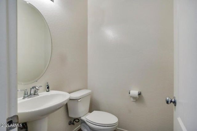 12039 W LEATHER Lane, Peoria, AZ 85383