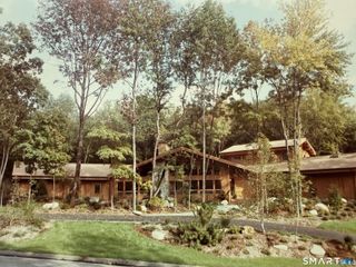 961 Green Circle, Orange, CT 06477