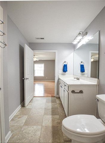 3109 Hyde Place Circle, Winston-salem, NC 27103