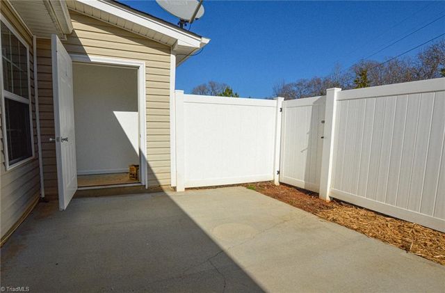 3109 Hyde Place Circle, Winston-salem, NC 27103