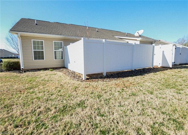 3109 Hyde Place Circle, Winston-salem, NC 27103