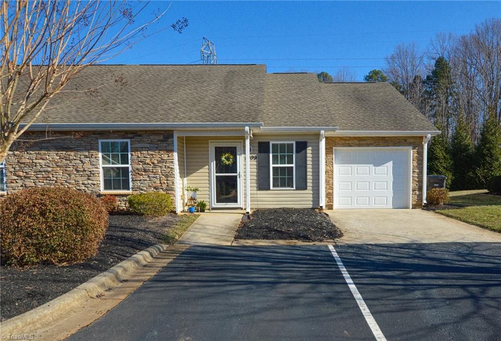 3109 Hyde Place Circle, Winston-salem, NC 27103