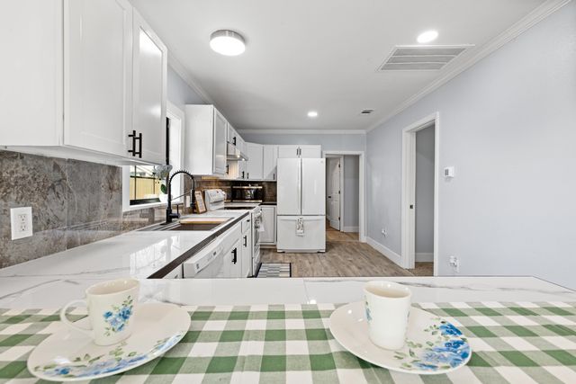 119 E Highland Ave, Longview, TX 75602